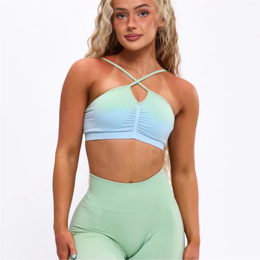 BuffBunny Honeydew Ombre Form Seamless Leggings and Wonder Seamless Bra Set